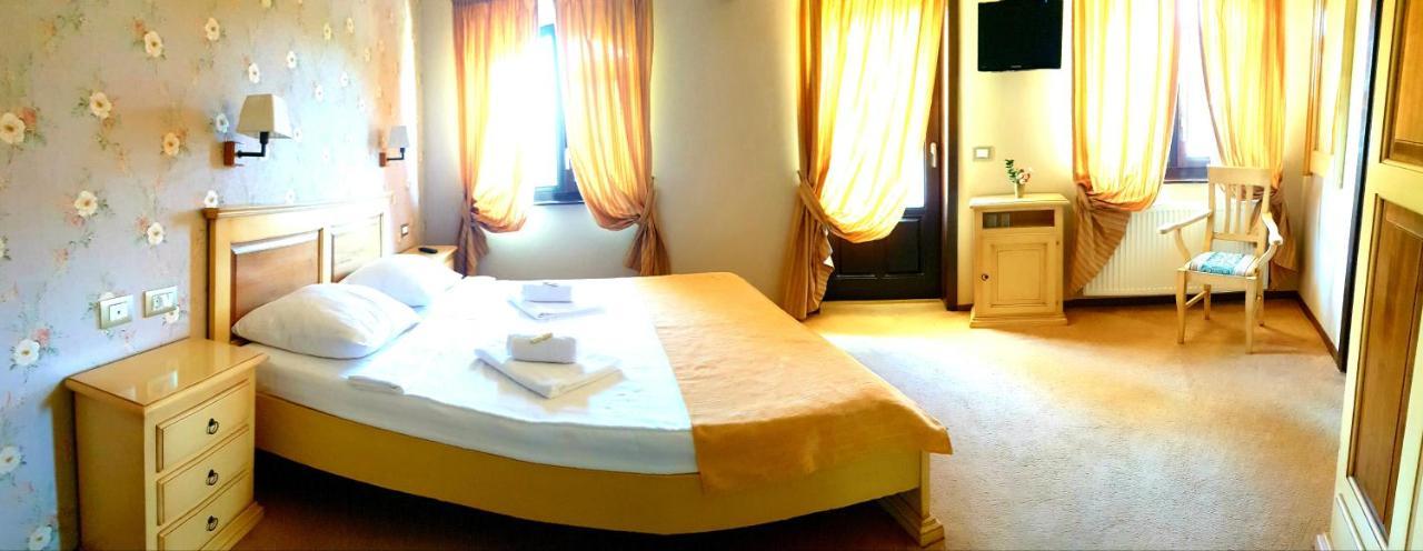 Pensiunea Casa Mircea & Restaurant เอเชลนิทซา ภายนอก รูปภาพ