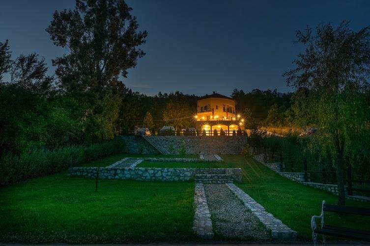 Pensiunea Casa Mircea & Restaurant เอเชลนิทซา ภายนอก รูปภาพ
