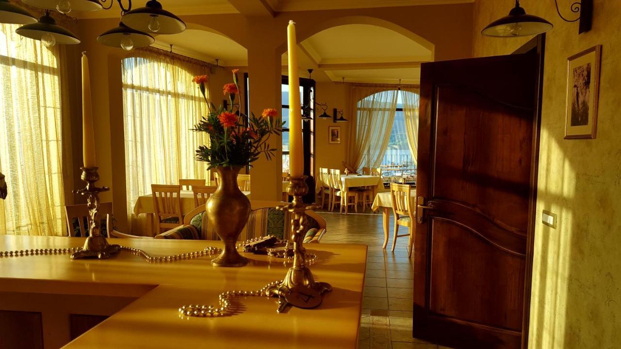 Pensiunea Casa Mircea & Restaurant เอเชลนิทซา ภายนอก รูปภาพ